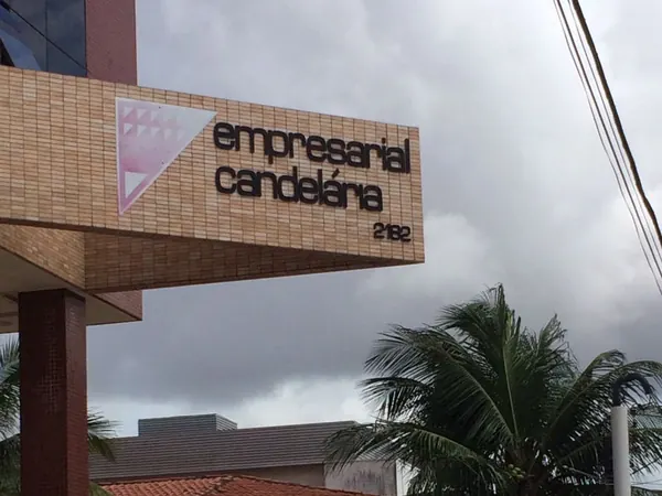 Letreiro do Empresarial Candelária, número 2182